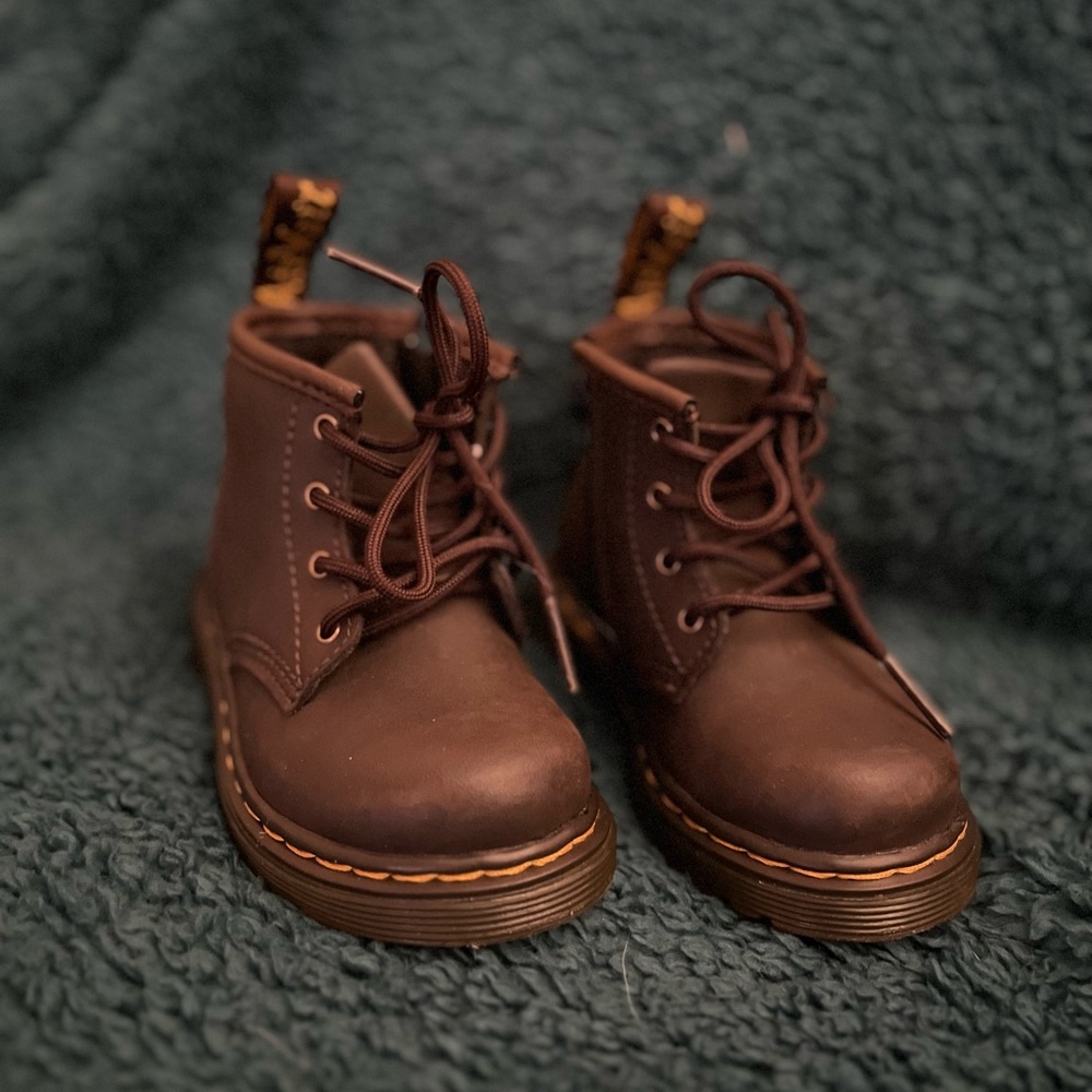 Toddler dr martens boots size 6